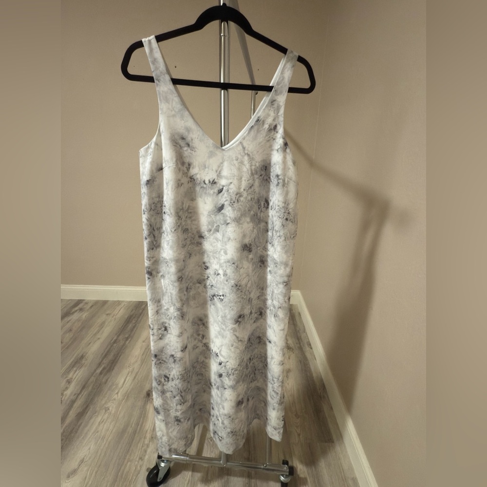Lululemon V-Neck Midi Dress Size 6 Multicolor Gray White Split Sides